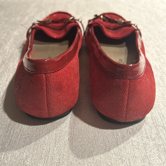 Anne Klein Women’s Red 2000s Styled Flats w/ Y2K Buckle and Bright red Sz 7.5 - Picture 7 of 13